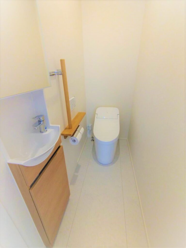〘ルームツアー〙一畳のトイレ しろゆり日記